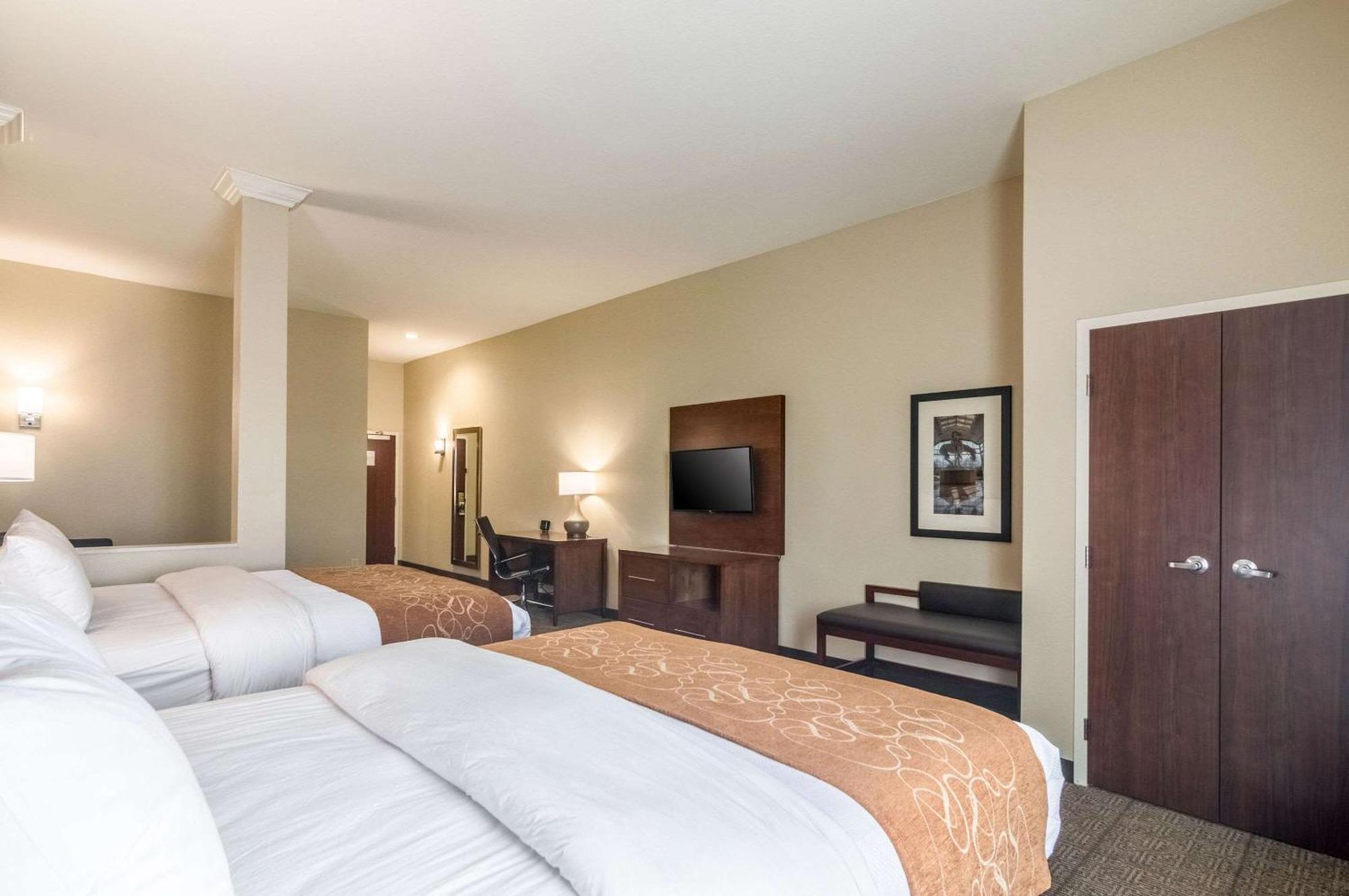 Comfort Meridian And I-40 Hotel
