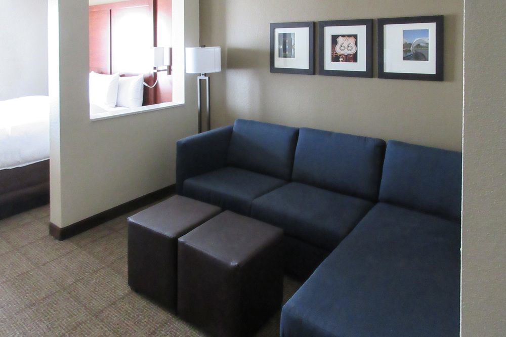 Comfort Meridian And I-40 Hotel 2*
