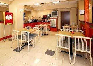 Comfort Meridian And I-40 Hotel 2*