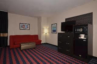 Comfort Meridian And I-40 Hotel 2*